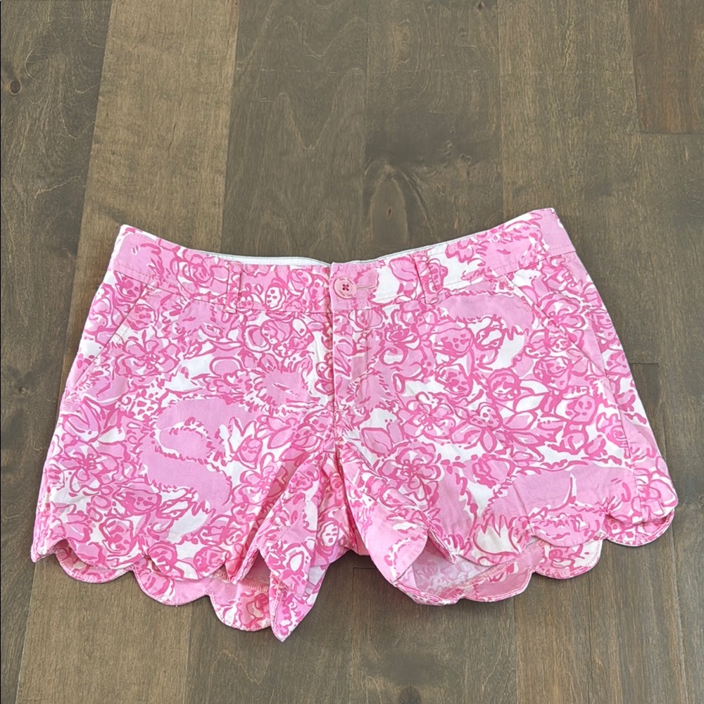 Lilly Pulitzer she’s a fox buttercup shorts size 4